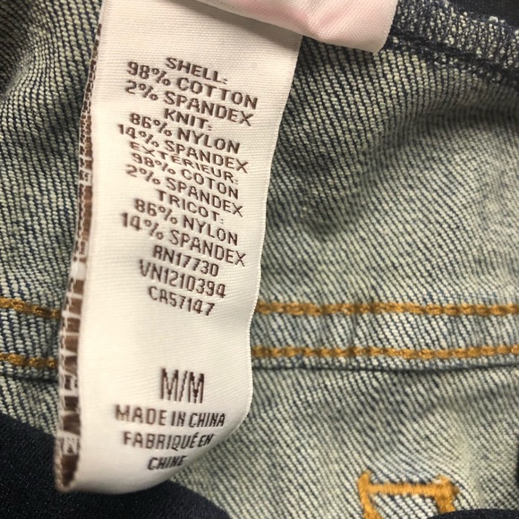 NWT Liz Lange Maternity Denim Shorts, Size Medium - Picture 9 of 9